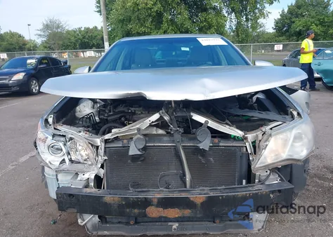 2012 Toyota Camry Xle z USA, uszkodzony, nr VIN 4T4BF1FK6CR242800